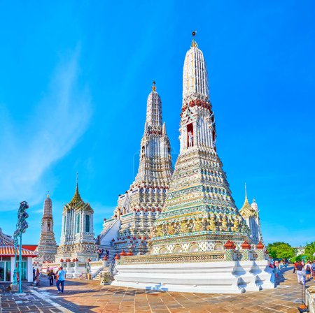 Photo for BANGKOK, THAILAND - APRIL 23, 2019: Panorama of Wat Arun complex, the must see place for all visitors of Thailand, on April 23 in Bangkok - Royalty Free Image