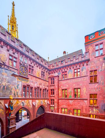 Téléchargez les photos : Panorama of medival Town Hall of Basel (Basler Rathaus), decorated with outstanding frescoes, Switzerland - en image libre de droit