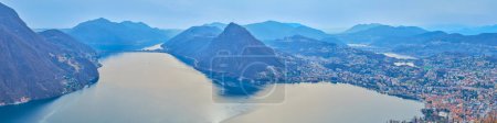 Téléchargez les photos : Paysage alpin panoramique avec lac de Lugano depuis Monte Bre, Tessin, Suisse - en image libre de droit
