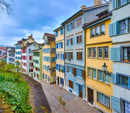 Téléchargez les photos : Maisons anciennes sur la colline Lindenhof à Zurich, Altstadt, Suisse - en image libre de droit
