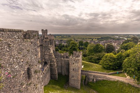 Téléchargez les photos : Arundel - 03 juin 2022 : Le château médiéval épique d'Arundel, Angleterre. - en image libre de droit