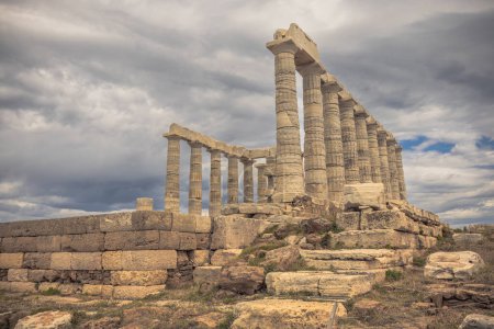 Sounion, Grecia, 4 de mayo de 2024: El legendario Templo de Poseidón en el cabo de Sounion, Grecia