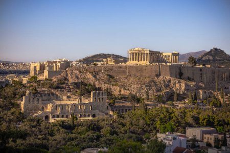 Vista panorámica de la Acrópolis de Atenas desde la colina Philopappos en Grecia