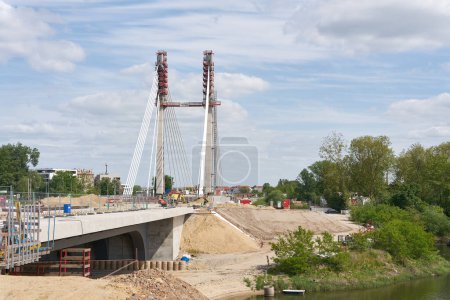 Foto de Magdeburgo, Alemania 18 de mayo de 2023: Nueva construcción del puente Kaiser-Otto, el proyecto de construcción más grande de la ciudad de Magdeburgo - Imagen libre de derechos