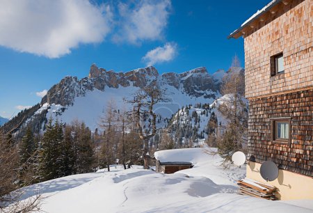Foto de Cabaña alpina en invierno paisaje rofan alpes, austria tyrol - Imagen libre de derechos
