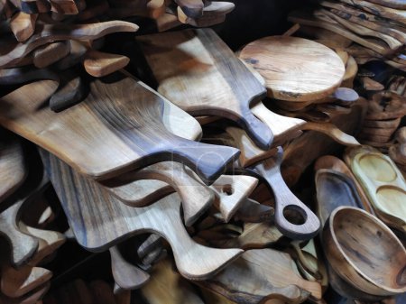 Planches à découper de cuisine en bois avec veines et volutes, faites à la main