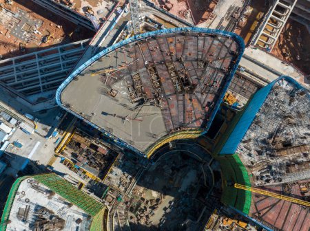 Téléchargez les photos : Shenzhen, Chine - Vers 2022 : Vue aérienne du site de construction et du paysage dans la ville de Shenzhen, Chine - en image libre de droit