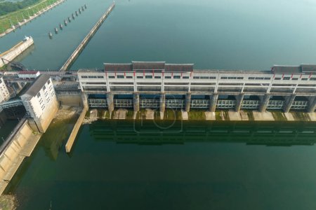 Téléchargez les photos : Qingyuan projet clé de contrôle de l'eau dans la province du Guangdong, en Chine - en image libre de droit