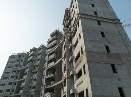 Téléchargez les photos : Vue aérienne du site de construction d'appartements à plusieurs étages en Chine - en image libre de droit