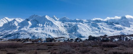 Téléchargez les photos : Vue panoramique sur les glaciers et les montagnes de neige au Tibet, Chine - en image libre de droit