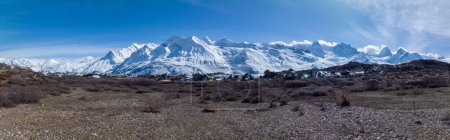Téléchargez les photos : Vue panoramique sur les glaciers et les montagnes de neige au Tibet, Chine - en image libre de droit