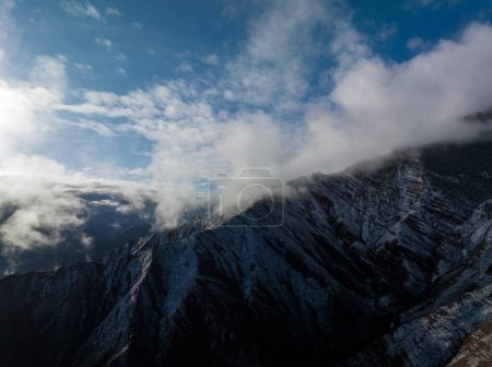 Téléchargez les photos : Vue aérienne du magnifique paysage de danxia au Tibet, en Chine - en image libre de droit