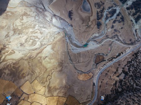 Téléchargez les photos : Vue aérienne du beau paysage au Tibet, Chine - en image libre de droit