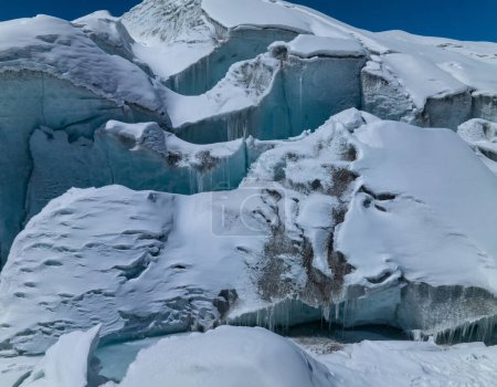 Téléchargez les photos : Vue aérienne des montagnes de glaciers de haute altitude, Chine - en image libre de droit