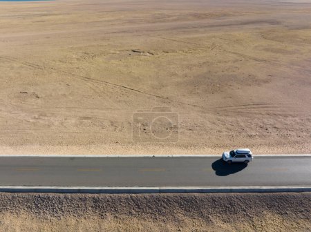Foto de Conducción de coches en el sendero de gran altitud - Imagen libre de derechos