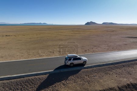 Foto de Conducción de coches en el sendero de gran altitud - Imagen libre de derechos