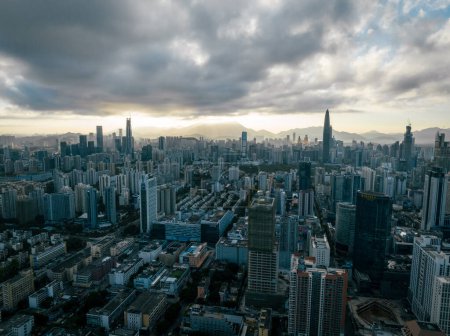 Téléchargez les photos : Vue aérienne du magnifique paysage du centre-ville de Shenzhen, en Chine - en image libre de droit