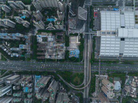 Téléchargez les photos : Aerial view of cityscape in Shenzhen city,China - en image libre de droit