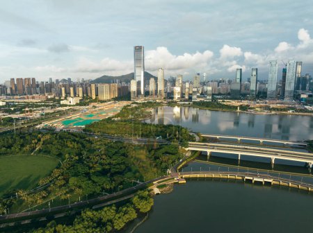 Foto de Shenzhen, China - 02 de junio 2022: Vista aérea del paisaje en la ciudad de Shenzhen, China - Imagen libre de derechos