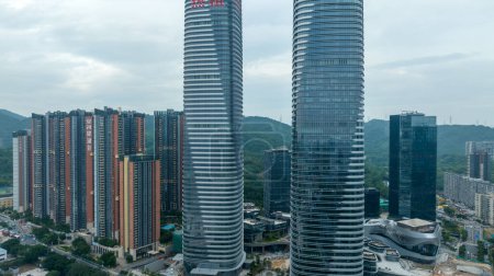 Téléchargez les photos : Shenzhen, Chine - 05 septembre 2023 : Images aériennes du paysage dans la ville de Shenzhen, Chine - en image libre de droit