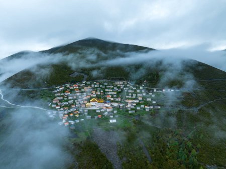 Téléchargez les photos : Beau paysage rural dans le Sichuan, Chine - en image libre de droit
