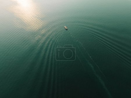 Téléchargez les photos : Drone vue aérienne du paysage marin le matin - en image libre de droit