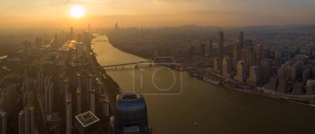 Téléchargez les photos : Guangzhou, Chine - 20 septembre 2023 : Vue aérienne du paysage dans la ville de Guangzhou, Chine - en image libre de droit
