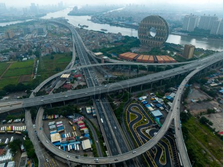 Téléchargez les photos : Guangzhou, Chine - 03,2023 octobre : Vue aérienne du paysage dans la ville de Guangzhou, Chine - en image libre de droit