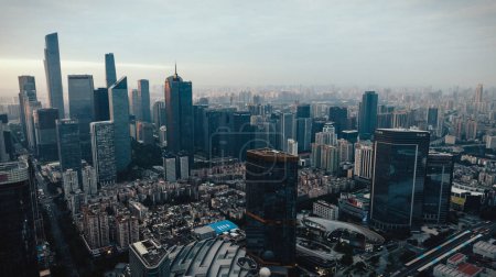 Foto de Guangzhou, China - 12 de octubre de 2023: Vista aérea del paisaje en la ciudad de Guangzhou, China - Imagen libre de derechos