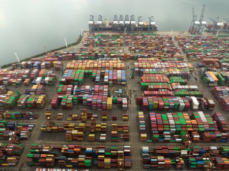 Téléchargez les photos : Shenzhen, Chine - 20 juin 2022 : Images aériennes du terminal international de conteneurs de Yantian à Shenzhen, Chine - en image libre de droit