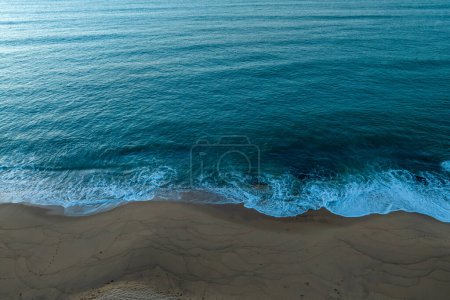 Téléchargez les photos : Belle plage et paysage d'eau de mer - en image libre de droit