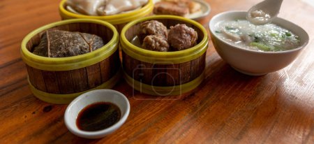 Téléchargez les photos : Dim Sum, petit déjeuner chinois particulier - en image libre de droit