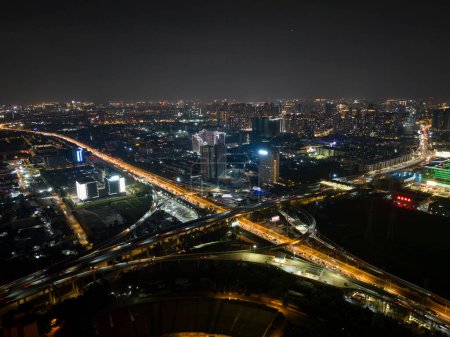Téléchargez les photos : Guangzhou, Chine - 05 octobre 2023 : Vue aérienne du paysage dans la ville de Guangzhou, Chine - en image libre de droit