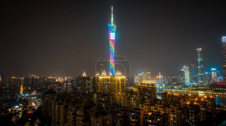 Téléchargez les photos : Vue aérienne du paysage nocturne dans la ville de Guangzhou, Chine - en image libre de droit