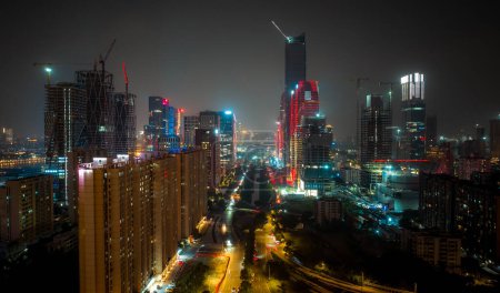 Luftaufnahme der nächtlichen Landschaft in der Stadt Guangzhou, China