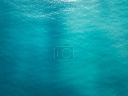 Téléchargez les photos : Vue aérienne de la belle surface de la mer - en image libre de droit