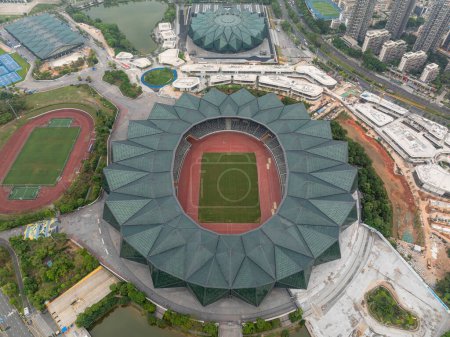 Foto de Shenzhen, China - 18 de abril de 2024: Vista aérea del paisaje en la ciudad de Shenzhen, China - Imagen libre de derechos