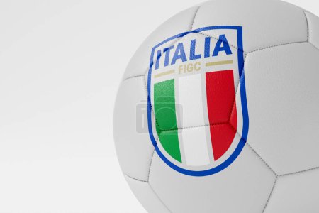 Téléchargez les photos : LONDRES, Royaume-Uni - Juillet 2023 : Insigne du logo de l "équipe nationale italienne de football sur un ballon de football. Rendu 3D. - en image libre de droit