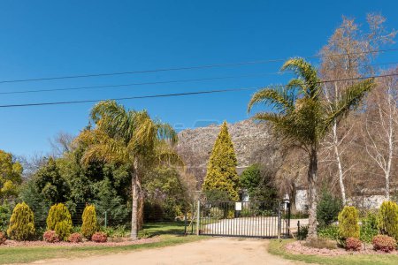 Photo for KOUE BOKKEVELD, SOUTH AFRICA - SEP 9, 2022: Entrance to a farm house on road R303 in the Koue Bokkeveld region of the Western Cape Province - Royalty Free Image