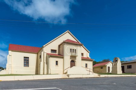 Foto de Napier, South Africa - Sep 23, 2022: A street scene in Napier in the Western Cape Province. The Dutch Reformed Church Hall is visible - Imagen libre de derechos