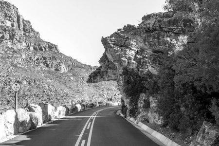 Téléchargez les photos : Chaire de Dacre dans le col Bainskloof entre Cérès et Wellington dans la province du Cap-Occidental. Monochrome - en image libre de droit