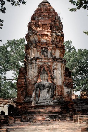 Téléchargez les photos : L'ancien temple du Bouddha dans la ville de Thaïlande - en image libre de droit