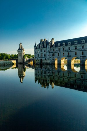 Foto de Recorrido de descubrimiento de verano en el hermoso valle del Sena en el castillo de Chenonceau, cerca de Chenonceaux - Indre-et-Loire - Francia - Imagen libre de derechos