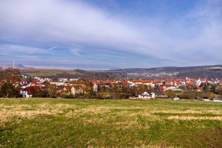 Caminata de primavera por el único valle de Werra cerca de Vacha - Turingia - Alemania