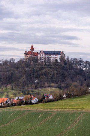 Une merveilleuse randonnée printanière à travers le magnifique Heldburger Land dans le quartier de Hildburghausen - Thuringe - Allemagne