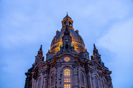 Un corto paseo nocturno por el hermoso centro histórico de Dresde - Sajonia - Alemania 