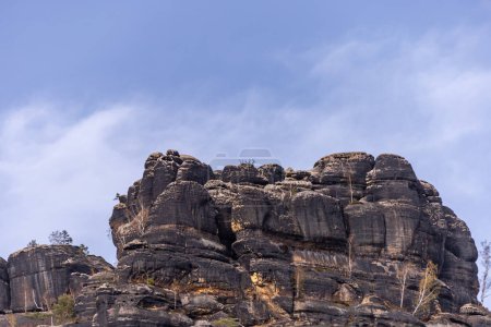 Téléchargez les photos : Une randonnée printanière par le Hirschmhle jusqu'au rocher de Carola en Suisse saxonne - Schmilka - Saxe - Allemagne - en image libre de droit