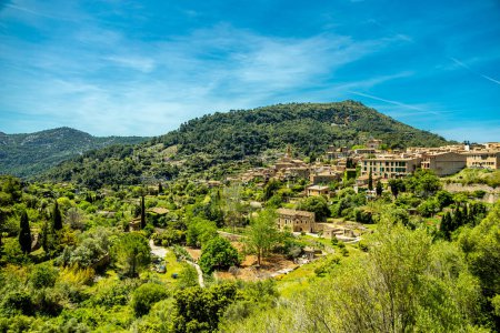 Petite escale dans la belle petite ville de Valldemossa au nord-ouest de l'île de Serra de Tramuntana - Majorque - Espagne