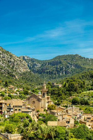 Petite escale dans la belle petite ville de Valldemossa au nord-ouest de l'île de Serra de Tramuntana - Majorque - Espagne