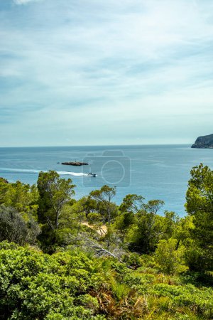 Kleine aber feine Wanderung auf dem Küstenweg Pass D 'en Grau in der Küstenstadt Sant Elm im Süden der Baleareninsel Mallorca - Spanien